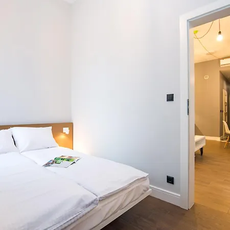 아파트 The Wavelo Collection